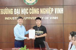 Sinh hoạt Chi bộ thường kỳ và trao quyết định công nhận...