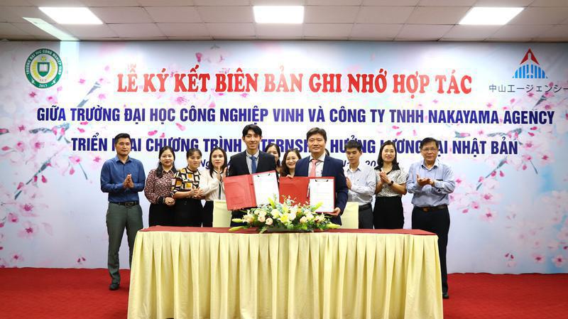 Lễ ký kết thỏa thuận hợp tác giữa Trường Đại học Công nghiệp Vinh với Công ty TNHH Nakayama Việt Nam Agency